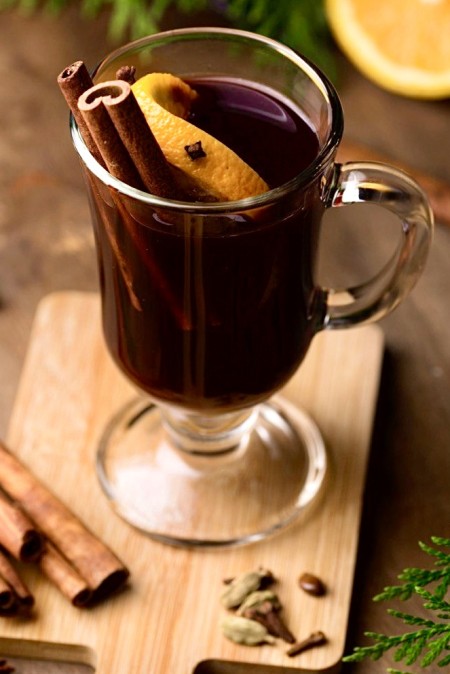 Множество сортов разливного пива, а также авторские коктейли уже ждут вас.
Заходите в гости!