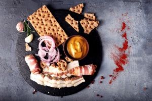 Фото Сало с хлебцами